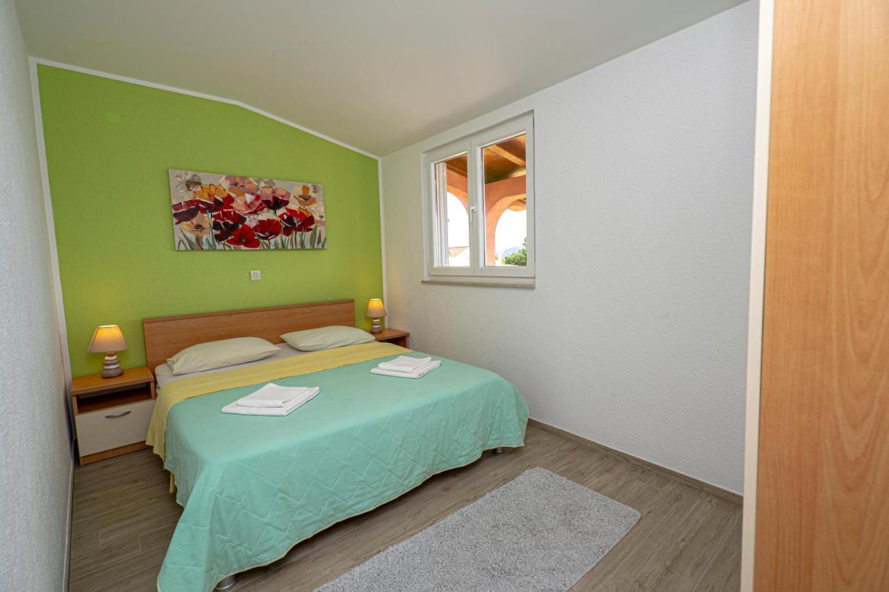 Seaview & Balcony Apartment Petra Ядрия Экстерьер фото