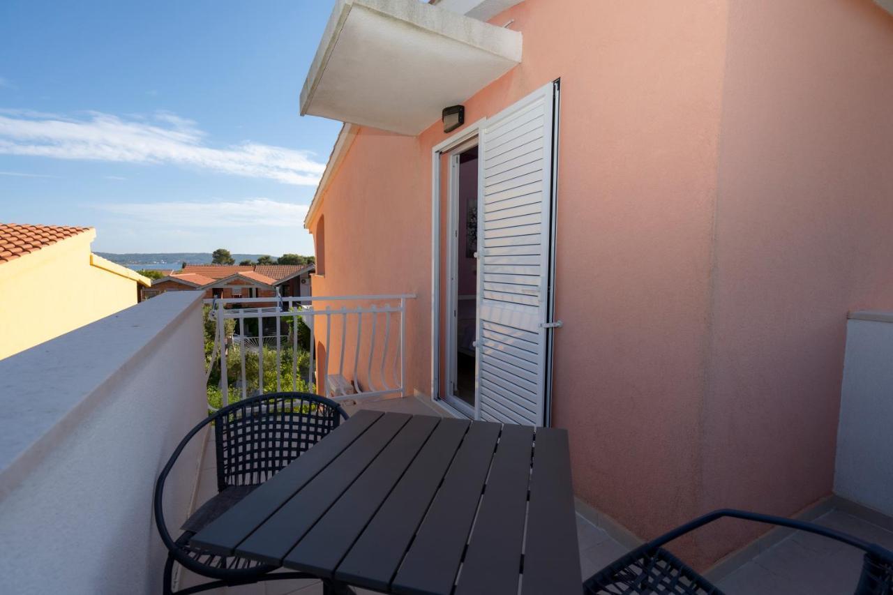 Seaview & Balcony Apartment Petra Ядрия Экстерьер фото