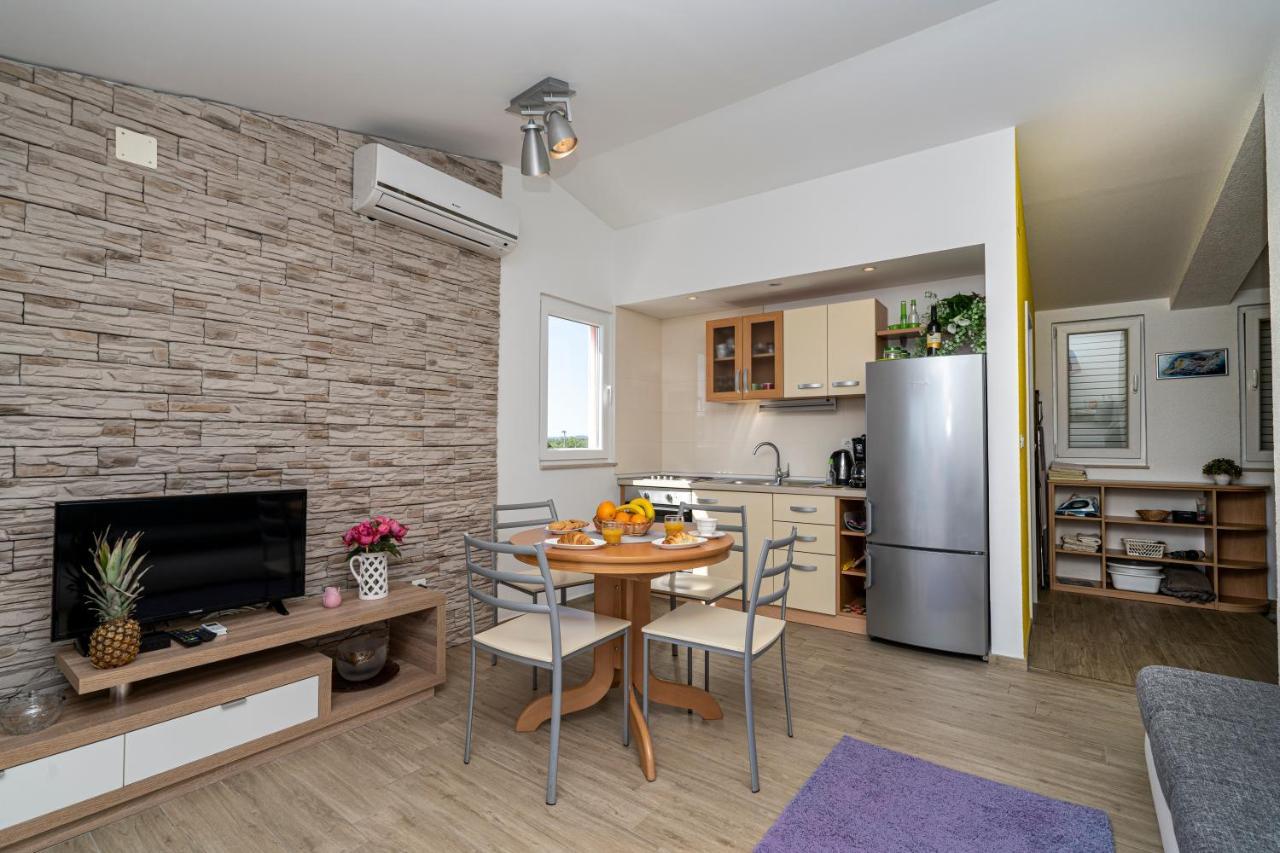 Seaview & Balcony Apartment Petra Ядрия Экстерьер фото