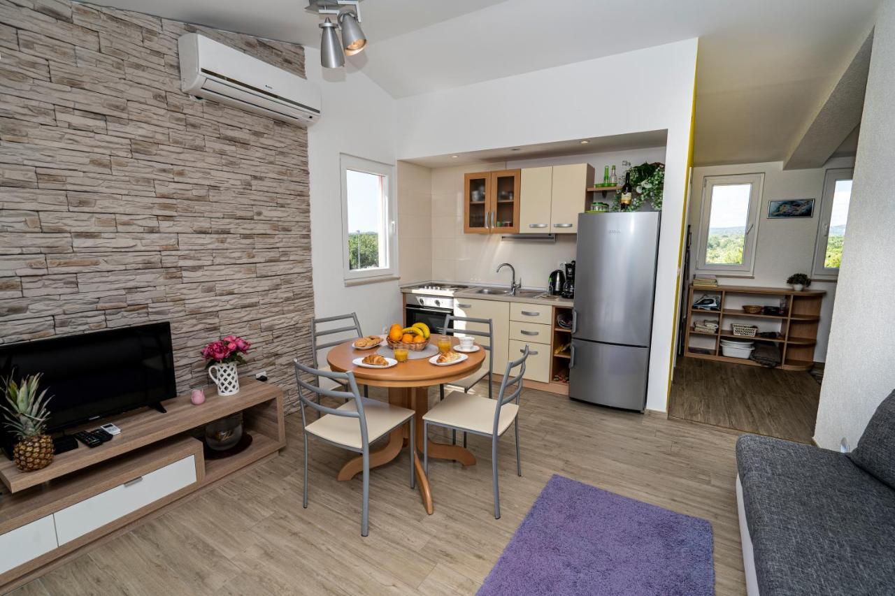 Seaview & Balcony Apartment Petra Ядрия Экстерьер фото